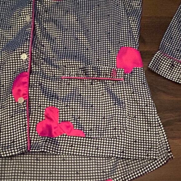 ⭐️ Victoria's Secret Satin Pajama Top Pocket Houndstooth Hearts Button Up Small - Picture 3 of 6